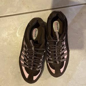 Danskin sneakers (slip on)